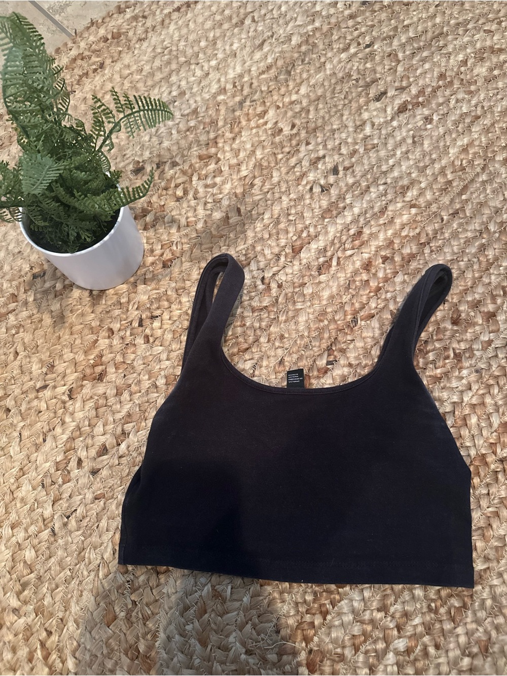 BLACK CROP TANK